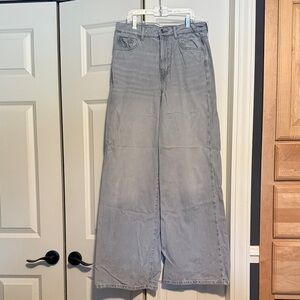 Women's Gray Wide-Leg Jeans